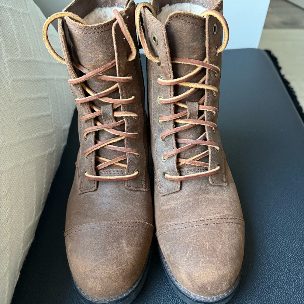 UGG Women’s Brown Sherpa Leather Boots